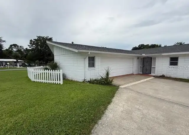 Property at 18 Emerald Way, Ocala, FL, 34472, 2 beds, 2.5 baths, [object Object]