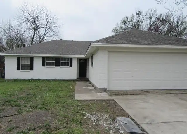 Property at 810 Lexington Dr, Lancaster, TX, 75134, 3 beds, 2 baths, [object Object]