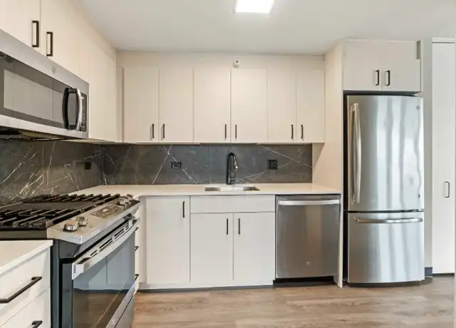Property at 1946 W Ogden Ave, Chicago, IL, 60612, 1 bed, 1 bath, [object Object]