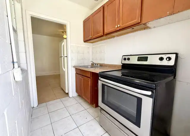 Property at 926 33rd St, West Palm Beach, FL, 33407, 2 beds, 1 bath, [object Object]