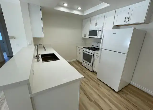 Property at 1948 Emerald St Unit 5, San Diego, CA, 92109, 2 beds, 2 baths, [object Object]