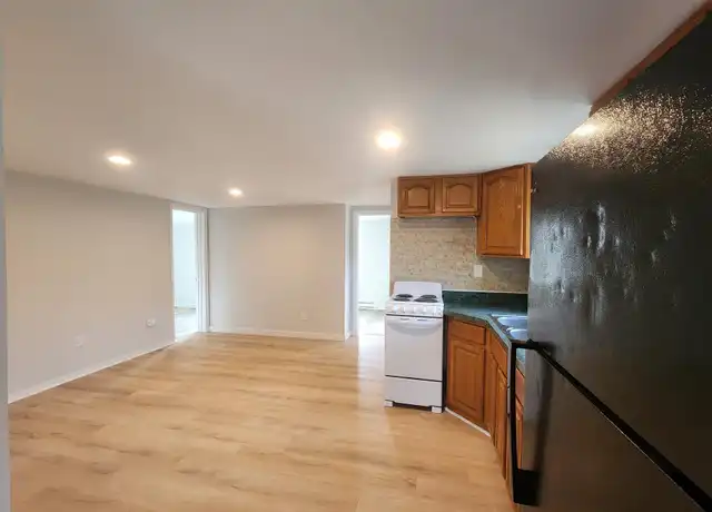 Property at 251 Samsonville Rd Unit 8, Kerhonkson, NY, 12446, 5 beds, 1 bath, [object Object]