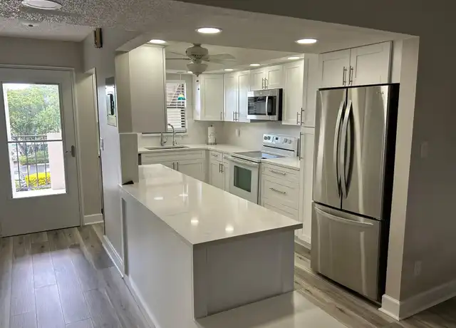 Property at 5860 NW 44th St, Lauderhill, FL, 33319, 2 beds, 2 baths, [object Object]