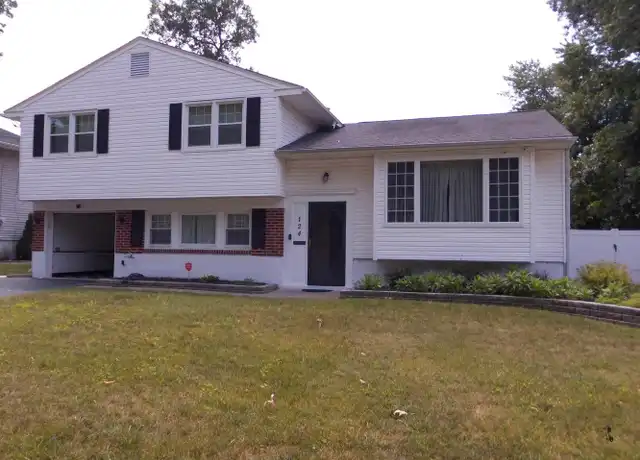 Property at 124 Sherwood Dr, Blackwood, NJ, 08012, 4 beds, 1.5 baths, [object Object]