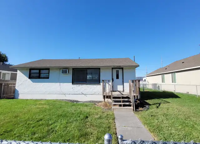 Property at 1008 W Kristine St, Moses Lake, WA, 98837, 2 beds, 1 bath, [object Object]