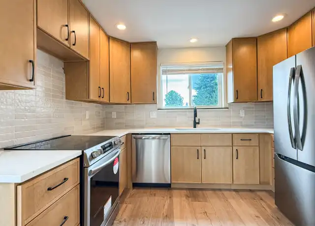 Property at 113 W Casino Rd, Everett, WA, 98204, 2 beds, 1 bath, [object Object]