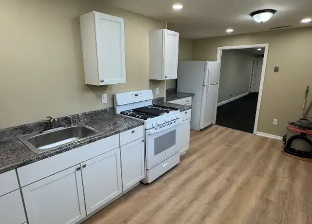Property at 6 John St Unit 1, Haverhill, MA, 01830, 2 beds, 1 bath, [object Object]