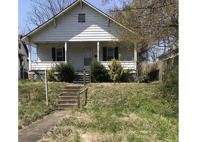 Property at 711 E Fairview Ave, Johnson City, TN, 37601, 2 beds, 2 baths, [object Object]