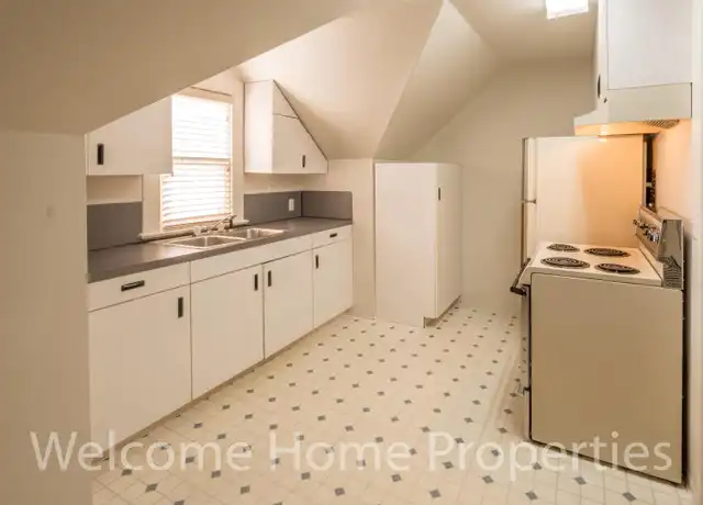 Property at 406 SE 6th St Unit 406-1/2 6th, College Place, WA, 99324, 1 bed, 1 bath, [object Object]