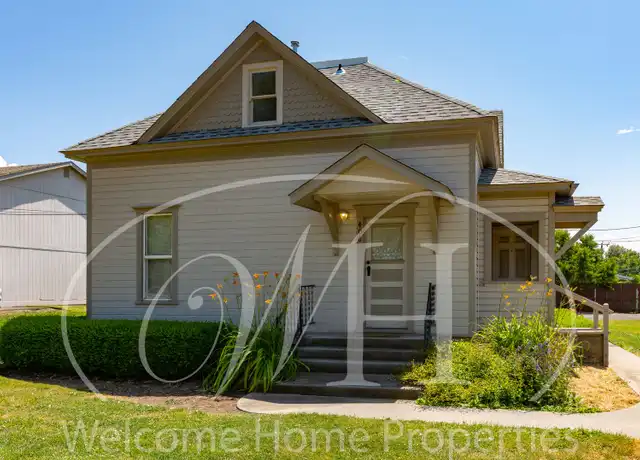 Property at 406 SE 6th St Unit 406-1/2 6th, College Place, WA, 99324, 1 bed, 1 bath, [object Object]