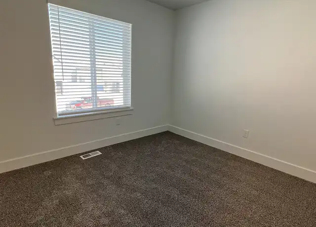 Property at 386 W 3085 S, Logan, UT, 84321, 3 beds, 2.5 baths, [object Object]