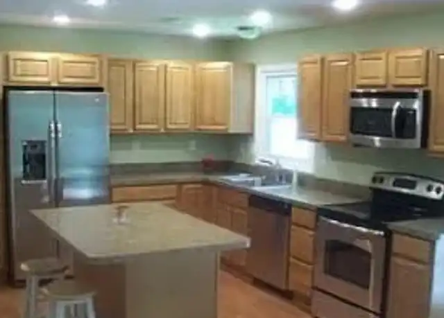 Property at 325 Bucknell Cir, Waldorf, MD, 20602, 4 beds, 2 baths, [object Object]