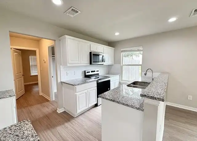 Property at 2801 W Washington St, Denison, TX, 75020, 4 beds, 2 baths, [object Object]