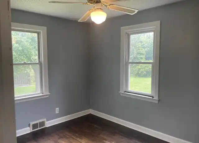 Property at 2143 Washington Ave, Saint Joseph, MI, 49085, 2 beds, 1 bath, [object Object]