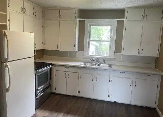 Property at 2143 Washington Ave, Saint Joseph, MI, 49085, 2 beds, 1 bath, [object Object]