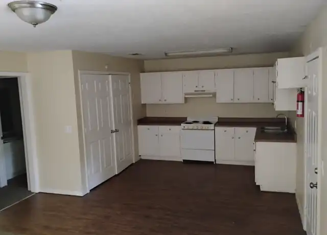 Property at 800 George Kersh Dr, Pearl, MS, 39208, 3 beds, 1.5 baths, [object Object]