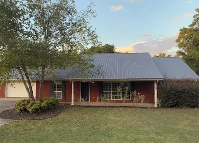 Property at 746 Providence Rd, Maryville, TN, 37804, 3 beds, 2 baths, [object Object]