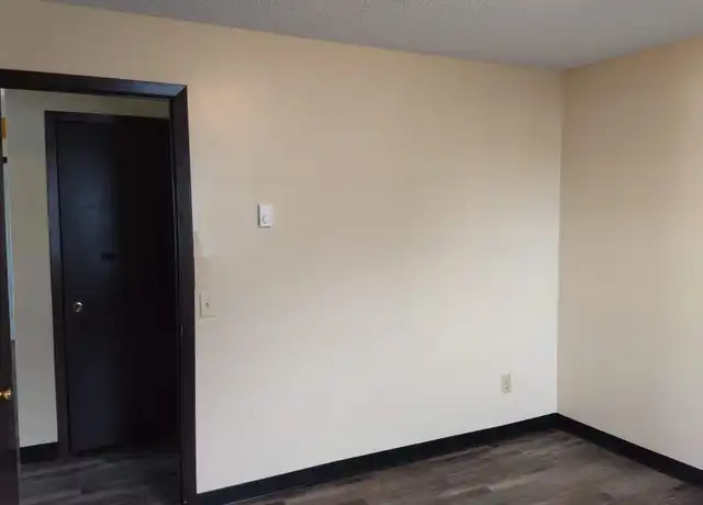 Property at 3143 Eldorado Blvd, Eau Claire, WI, 54701, 2 beds, 1 bath, [object Object]