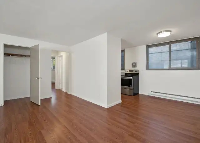 Property at 15 W Galer St Unit 9, Seattle, WA, 98119, 2 beds, 1 bath, [object Object]