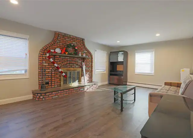 Property at 18 Stratton Ln, Stony Brook, NY, 11790, 3 beds, 3 baths, [object Object]