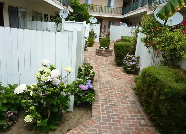 Property at 1560 S. Saltair Ave. Los Angeles, CA. 90025 - 1560 S Saltair Ave, Los Angeles, CA, 90025, 2 beds, 2 baths, Contact for Price