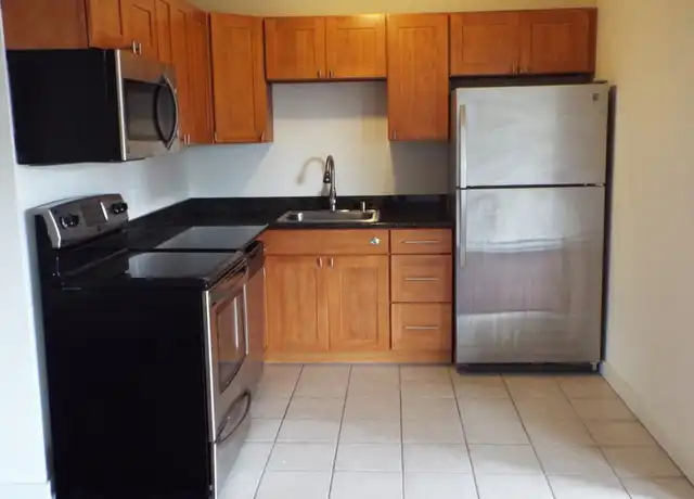 Property at 4245 27th Ave W Unit 4, Seattle, WA, 98199, 2 beds, 1 bath, [object Object]
