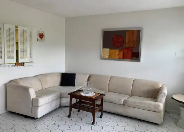 Property at 89 Berkshire E Unit 89, West Palm Beach, FL, 33417, 1 bed, 1 bath, [object Object]