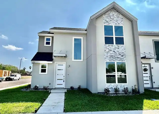 Property at 701 W Seminole Ave, Pharr, TX, 78577, 3 beds, 2.5 baths, [object Object]