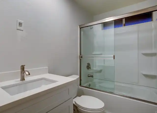 Property at 1064 N Escondido Blvd, Escondido, CA, 92026, 2 beds, 1 bath, [object Object]