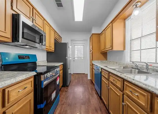Property at 300 Mill Creek Cir #4, Woodway, TX, 76712, 3 beds, 2 baths, [object Object]