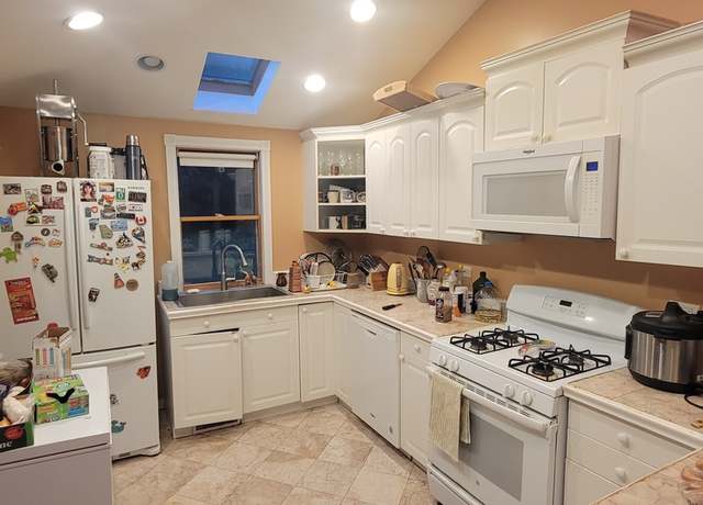 Photo of 20831 N Maple Ct, Deerfield, IL 60015