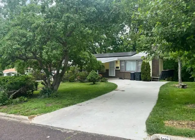 Property at 2005 Woodlea Dr, Columbia, MO, 65201, 4 beds, 2.5 baths, [object Object]