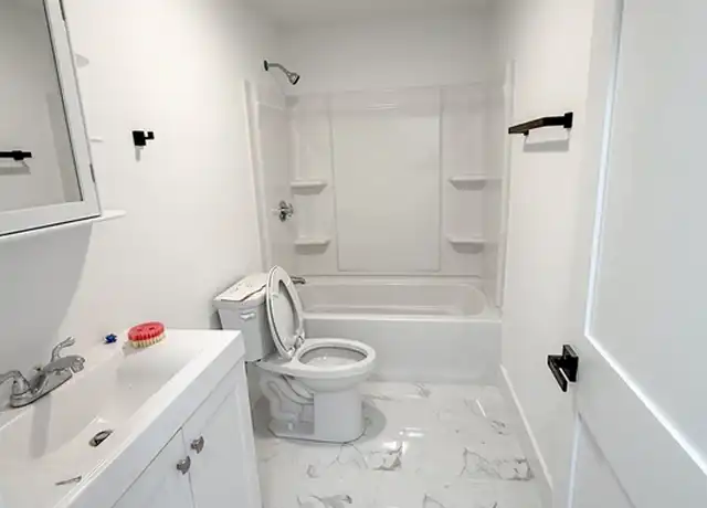Property at 232 Lynnfield St Unit 1, Lynn, MA, 01904, 3 beds, 2 baths, [object Object]
