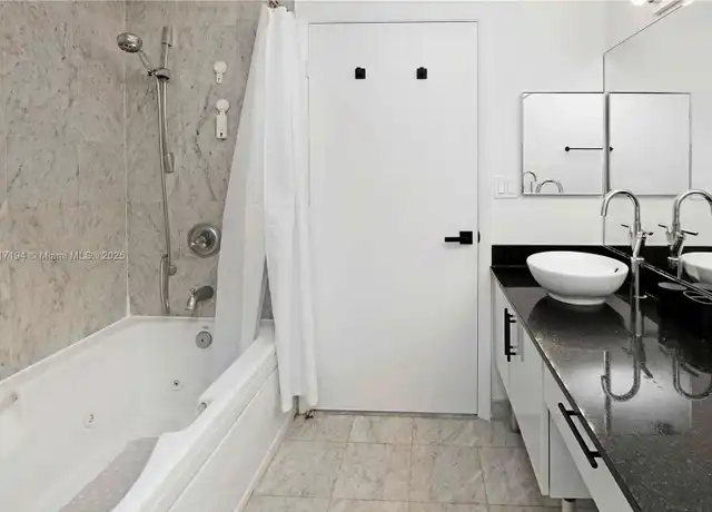 Property at 31 SE 5th St, Miami, FL, 33131, 2 beds, 2.5 baths, [object Object]