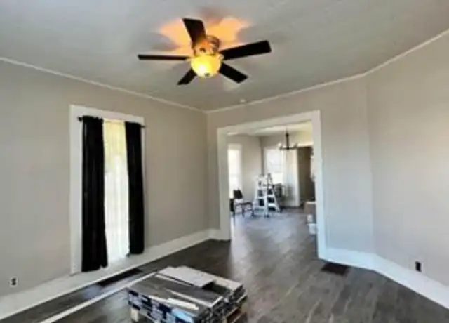 Property at 131 W 13th St, Anderson, IN, 46016, 1 bed, 1 bath, [object Object]
