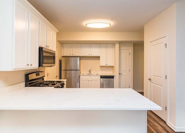 Photo of 40 W Main St Unit 123, Lake Zurich, IL 60047