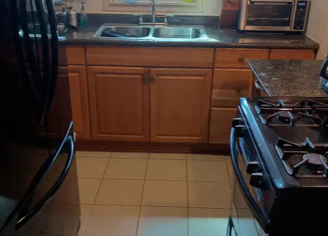 Property at 4250 E Allen St #4, Buffalo, NY, 14219, 2 beds, 1 bath, [object Object]