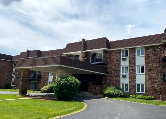 Property at 850 S Lorraine Rd Unit 3C, Wheaton, IL, 60189, 2 beds, 2 baths, [object Object]
