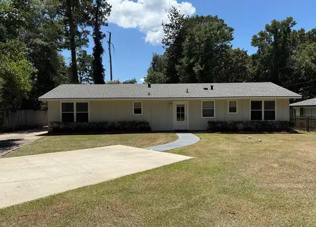 Property at 7 Holly Dr, Covington, LA, 70435, 3 beds, 2 baths, [object Object]