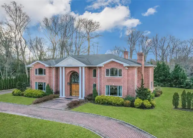 Property at 5 Beech Dr, Great Neck, NY, 11024, 5 beds, 5.5 baths, [object Object]