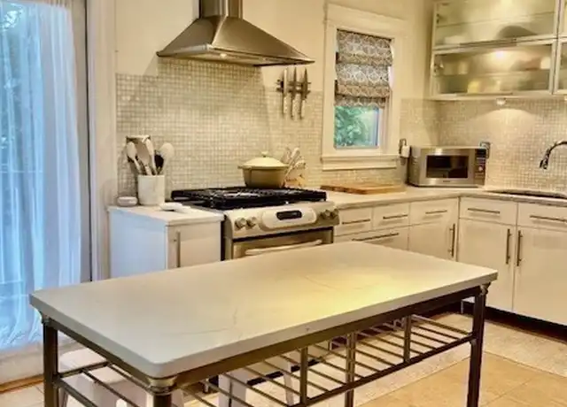 Property at 47 Rosemont St #2, Dorchester, MA, 02122, 2 beds, 1.5 baths, [object Object]