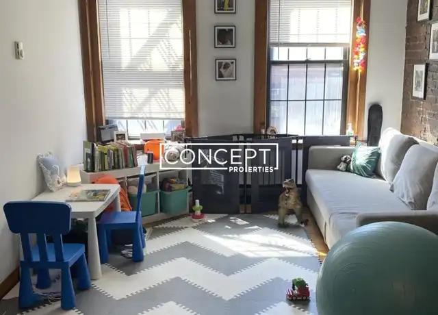 Property at 88A W Cedar St, Boston, MA, 02114, 2 beds, 1 bath, [object Object]