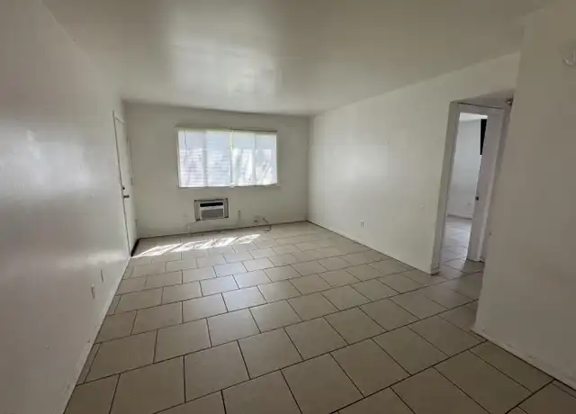 Property at 904 Sinclair St, Fairdale, KY, 40118, 2 beds, 1 bath, [object Object]