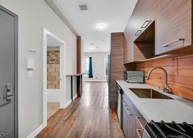 Property at 180 Spring St, Newton, NJ, 07860, 1 bed, 1 bath, [object Object]