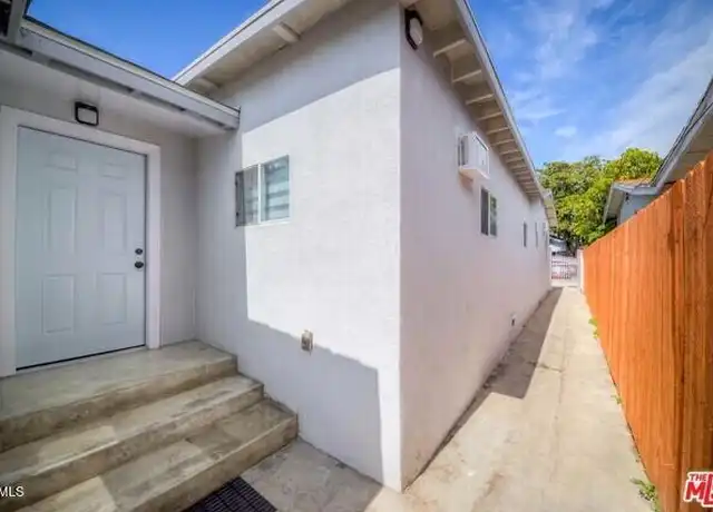 Property at 1726 W 37th Pl Unit 2, Los Angeles, CA, 90018, 0 beds, 1 bath, [object Object]