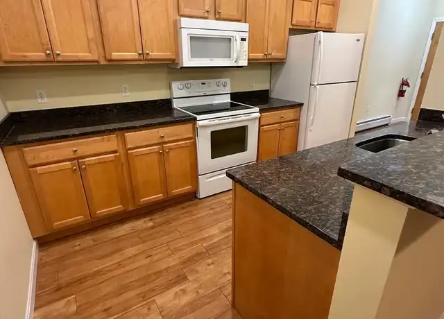 Property at 50 Barrett St Apt 6, Burlington, VT, 05401, 1 bed, 1 bath, [object Object]