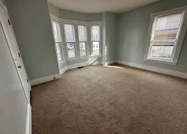 Property at 106 Notre Dame Ave Unit 106-2 Notre Dame, Manchester, NH, 03102, 2 beds, 1 bath, [object Object]