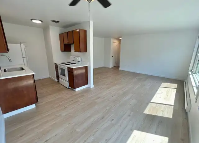 Property at 5319 24th Ave NE Unit 205, Seattle, WA, 98105, 1 bed, 1 bath, [object Object]