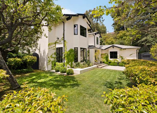 Photo of 9872 Whitwell Dr, Beverly Hills, CA 90210