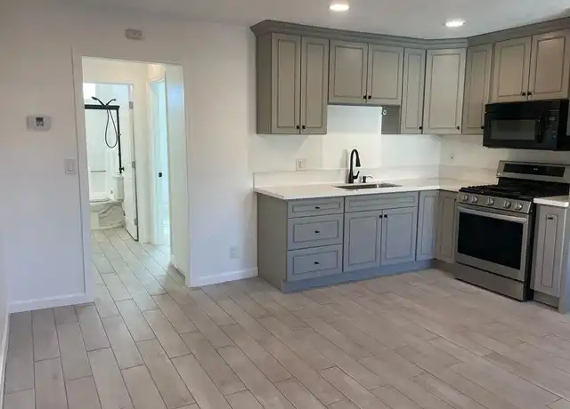 Property at 10037 Samoa Ave Unit 11, Tujunga, CA, 91042, 1 bed, 1 bath, [object Object]